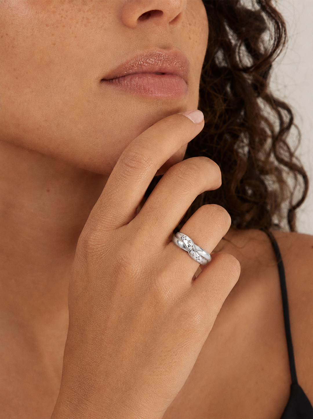 ASTRAL TWIST DIAMOND RING